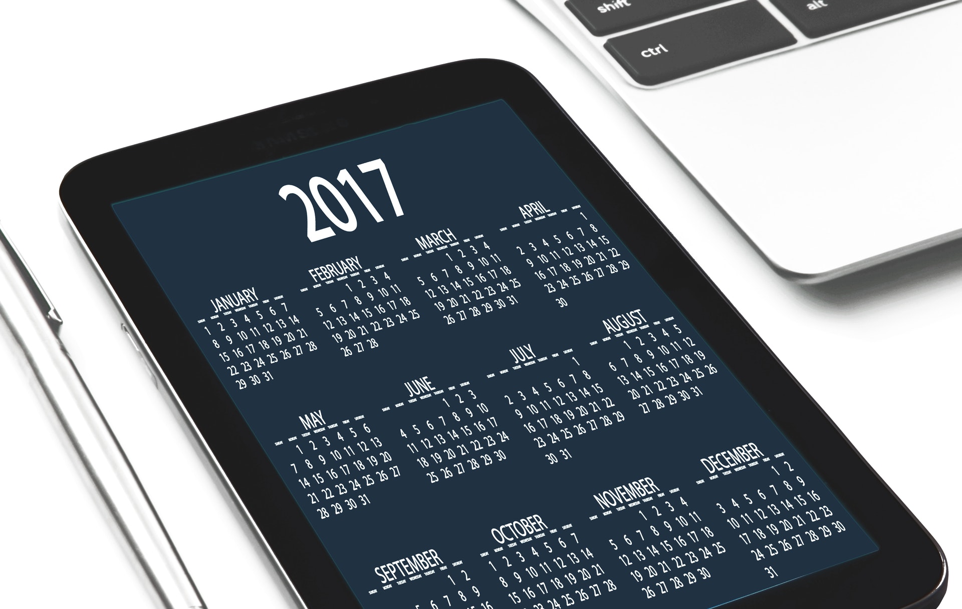 An image of a 2017 calendar on a tablet.